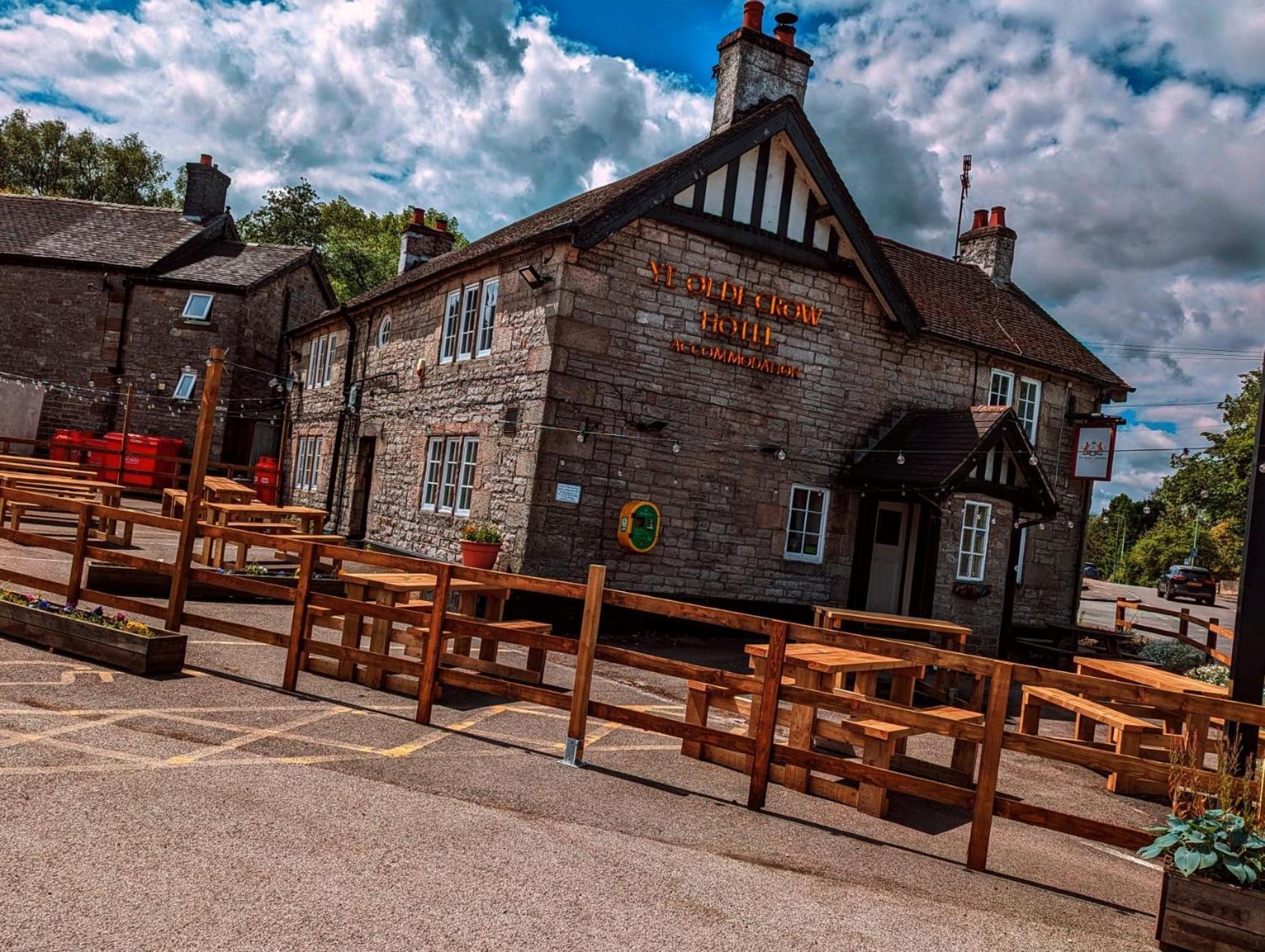 Ye Olde Crown Inn Waterfall エクステリア 写真